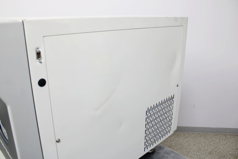 New Brunswick Scientific I26/26R Refrigerated Incubator Shaker Series M1324-0004