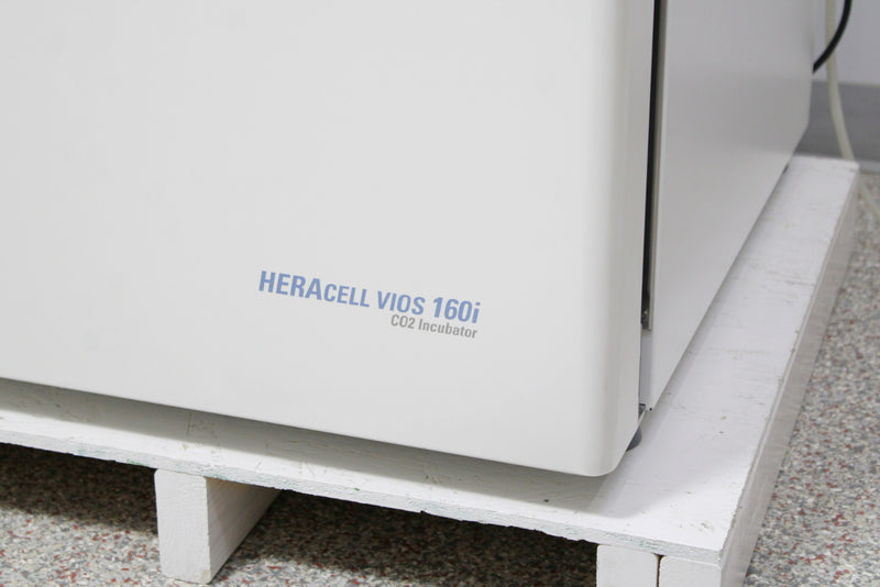 Thermo Scientific HERAcell vios 160i Stainless Steel CO2 Incubator with Shelves