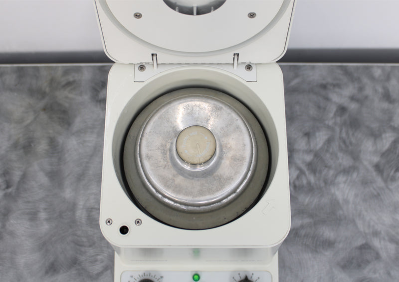 Eppendorf 5415C Benchtop Microcentrifuge 5415 & F-45-18-11 Fixed-Angle Rotor