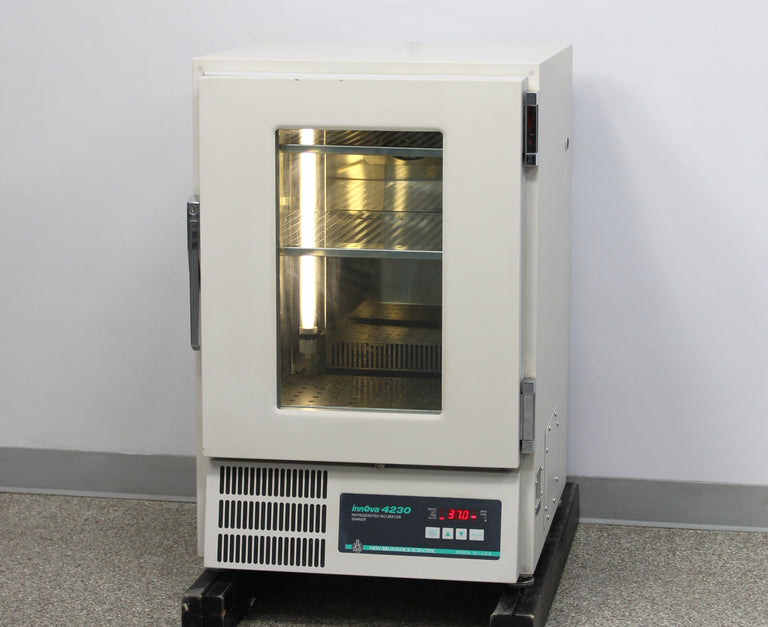 New Brunswick Scientific Innova 4230 Refrigerated Incubator Shaker M1233-1000