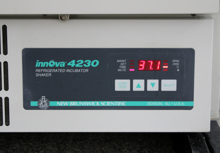 New Brunswick Scientific Innova 4230 Refrigerated Incubator Shaker M1233-1000