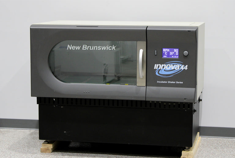 New Brunswick Eppendorf Innova 44R Refrigerated Incubator Shaker M1282-0014