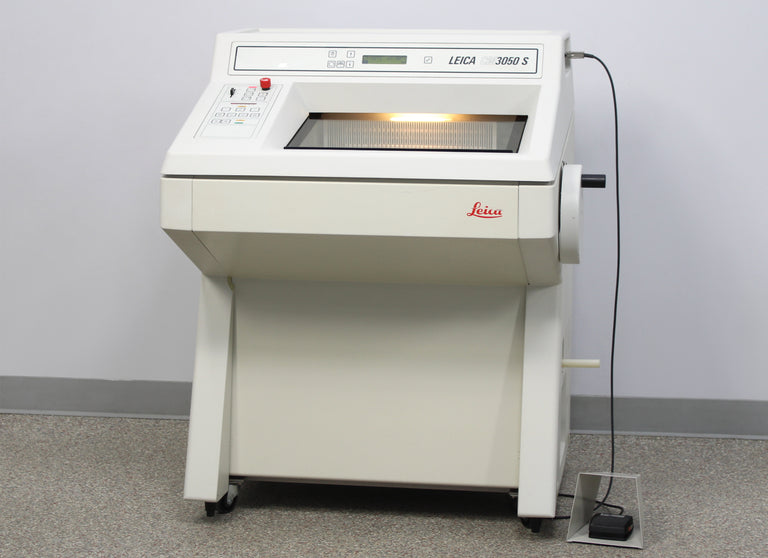 Leica CM3050S-3-1-1 Cryostat Microtome with Blade Holder and Foot Switch