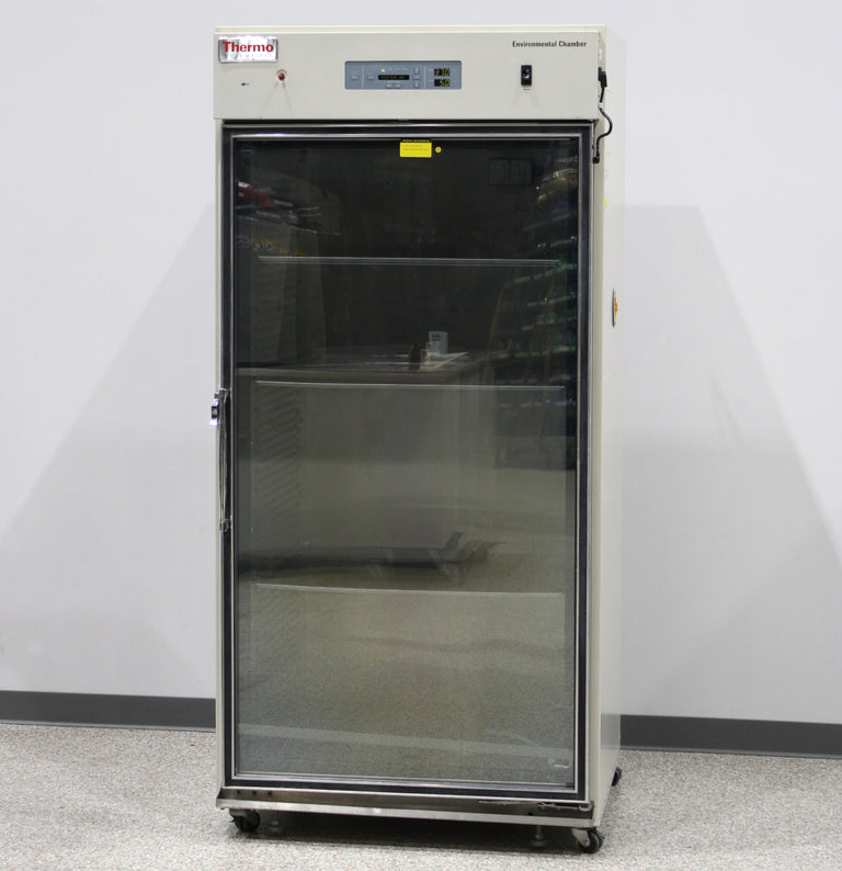 Thermo Scientific Forma 3950 Reach-In CO2 Incubator and 3 Shelves