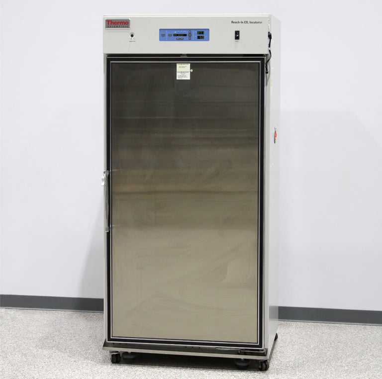 Thermo Scientific 3950ETO Reach-In CO2 Incubator with 4 Shelves