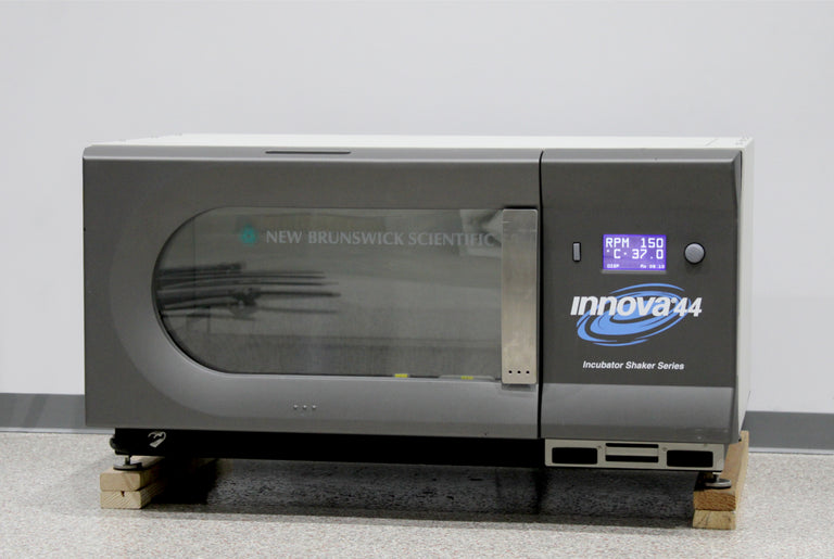 New Brunswick Scientific Innova 44R 120V Refrigerated Incubator Shaker