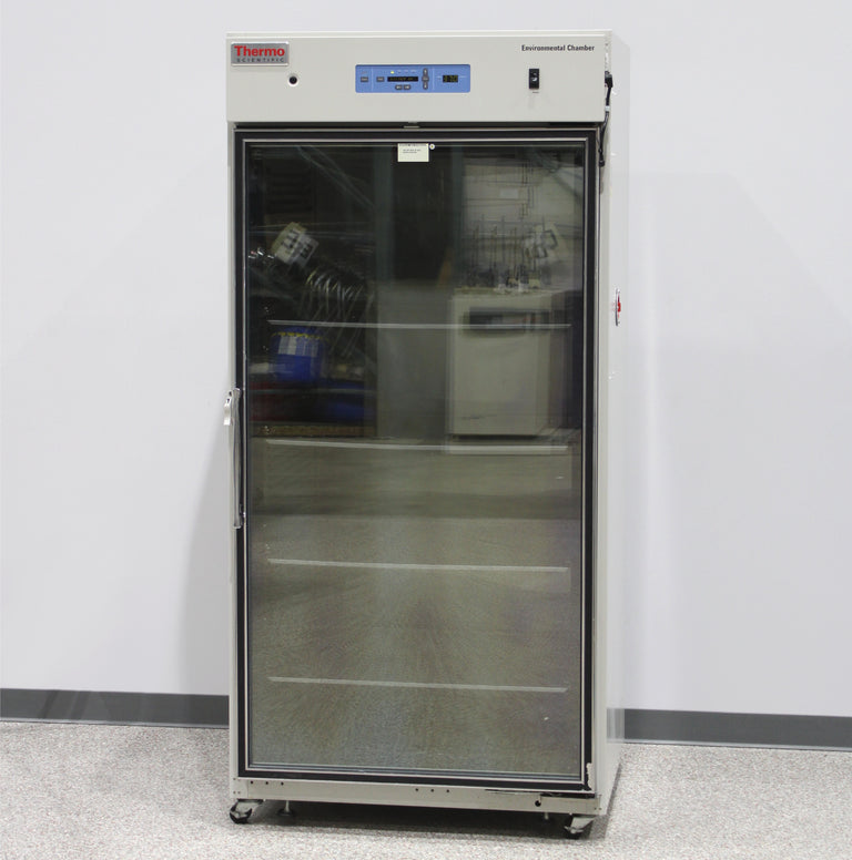 Thermo Scientific 3960 Environmental Chamber Reach-In Incubator 115V 821L