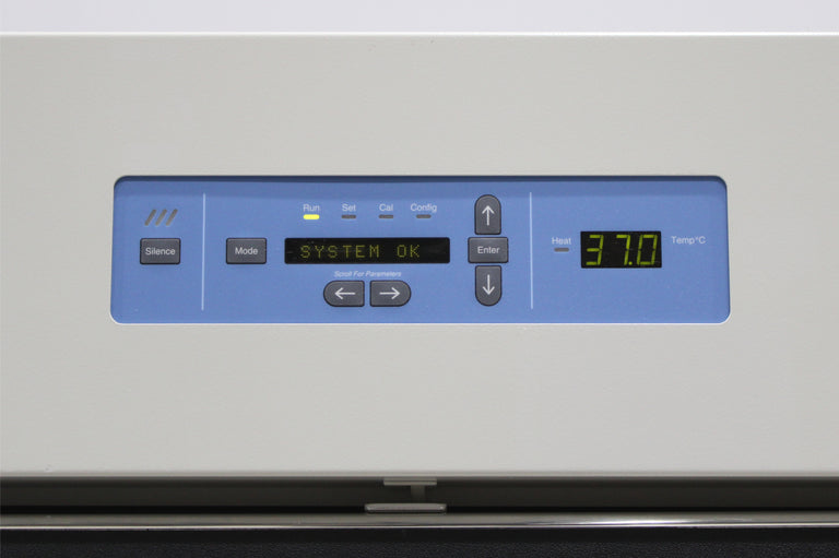 Thermo Scientific 3960 Environmental Chamber Reach-In Incubator 115V 821L