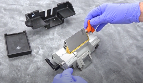 How to Remove & Clean Cryostat Knife Assembly for Microm HM525 & HM550