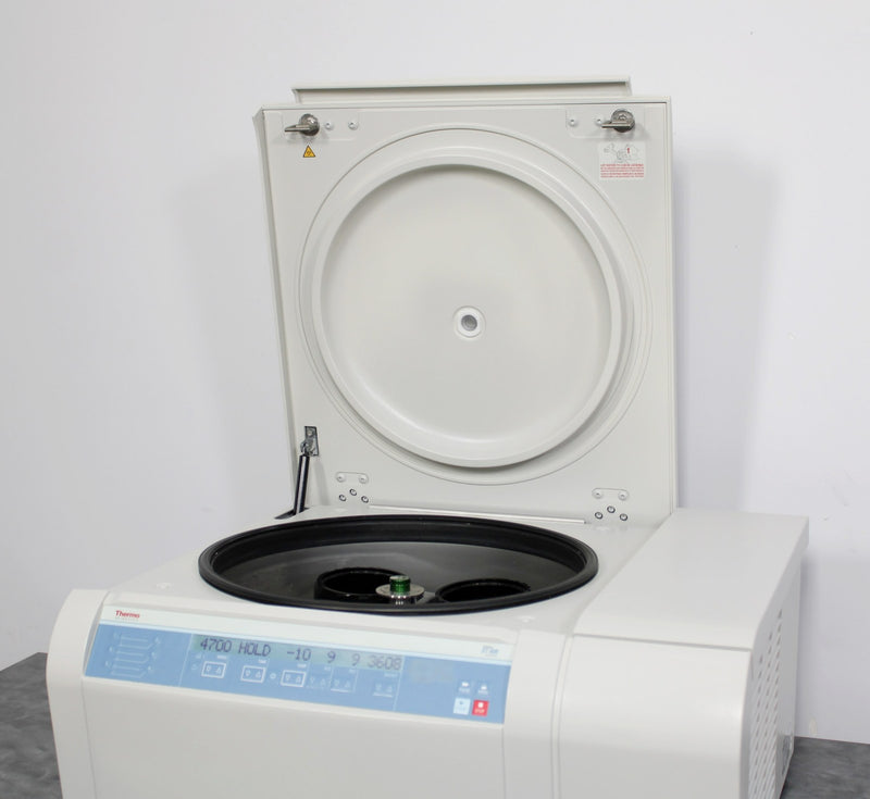 Thermo Scientific ST 40R Refrigerated Benchtop Centrifuge with Swing Bucket Rotor