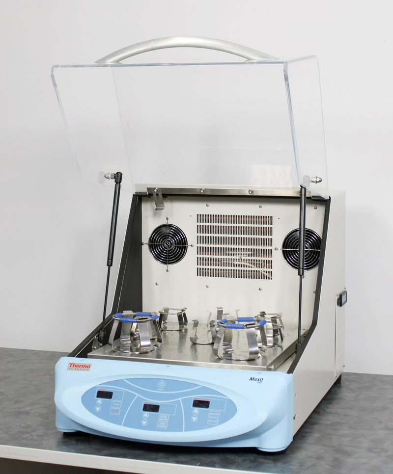 Thermo Scientific MaxQ 4000 Refrigerated Incubator Shaker SHKE4000-7 w/ Clamps
