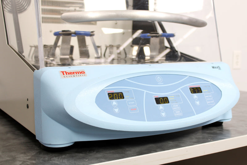 Thermo Scientific MaxQ 4000 Refrigerated Incubator Shaker SHKE4000-7 w/ Clamps