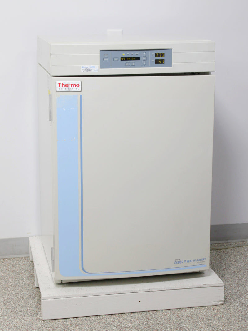 Thermo Scientific Forma 3110 Series II Water Jacketed CO2 Incubator w/ 3 Shelves
