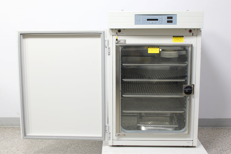 Thermo Scientific Forma 3110 Series II Water Jacketed CO2 Incubator w/ 4 Shelves