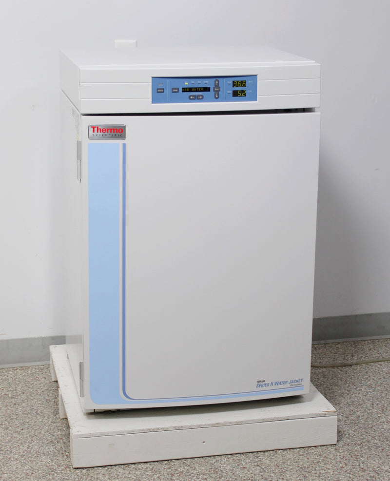 Thermo Scientific Forma 3110 Series II Water Jacket CO2 Incubator w/ 4 Shelves