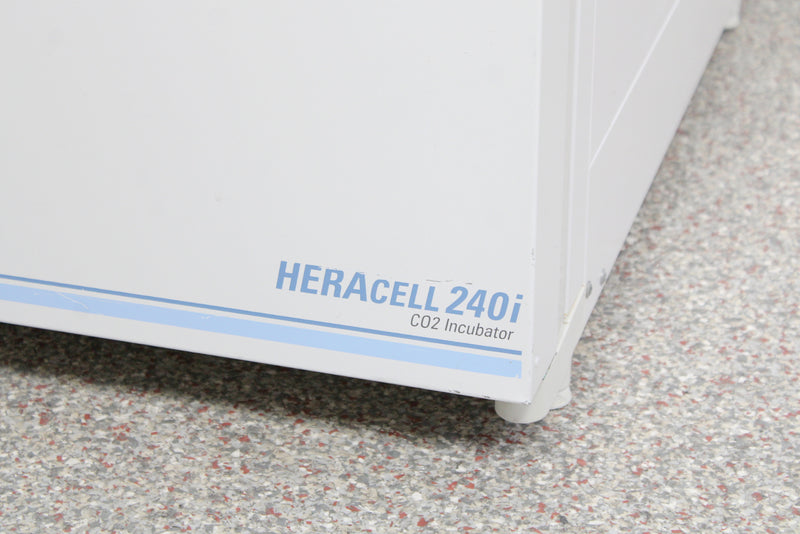 Thermo Scientific HERAcell 240i Copper Lined CO2 Incubator 51029843 w/ 4 Shelves
