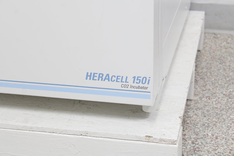 Thermo Scientific HERAcell 150i CO2 Incubator w Stainless Shelves