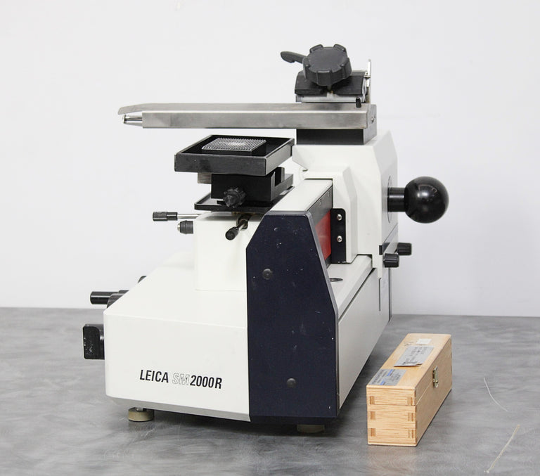 Leica SM2000R Sliding Benchtop Microtome 045333784 w/ Dry Ice Tray & Knife