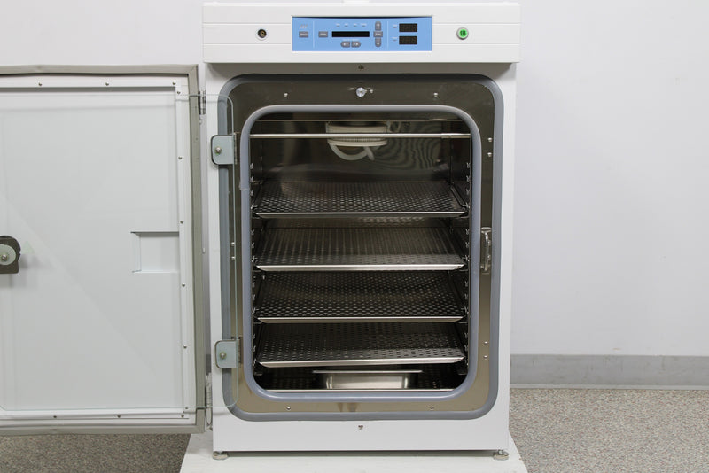 Thermo Scientific 370 Forma Steri-Cycle Stainless Steel CO2 Incubator & Shelves