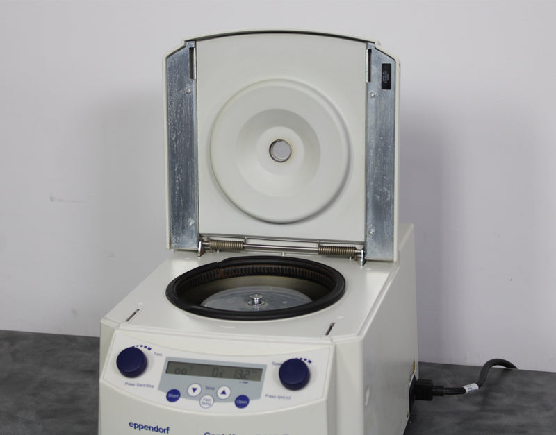 Eppendorf 5415R Refrigerated Microcentrifuge w/ F45-24-11 Fixed-Angle Rotor