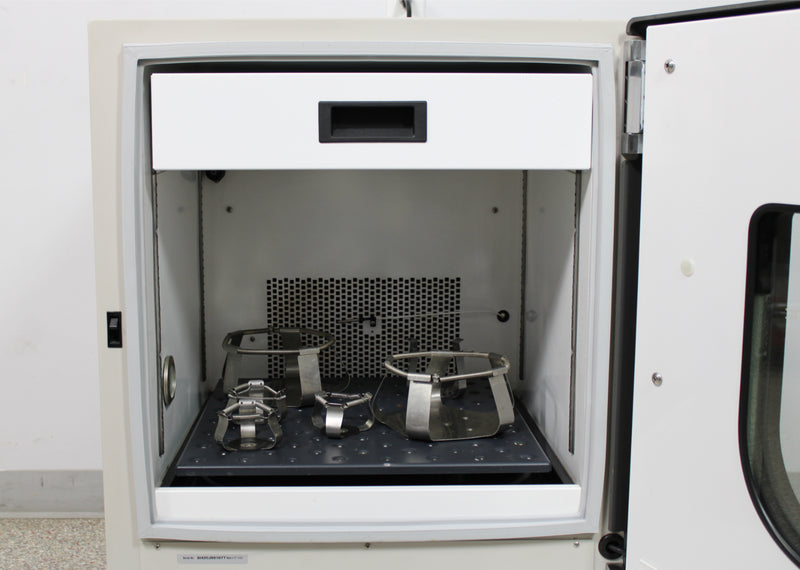 New Brunswick Innova 42R Refrigerated Incubator Shaker M1335-0004