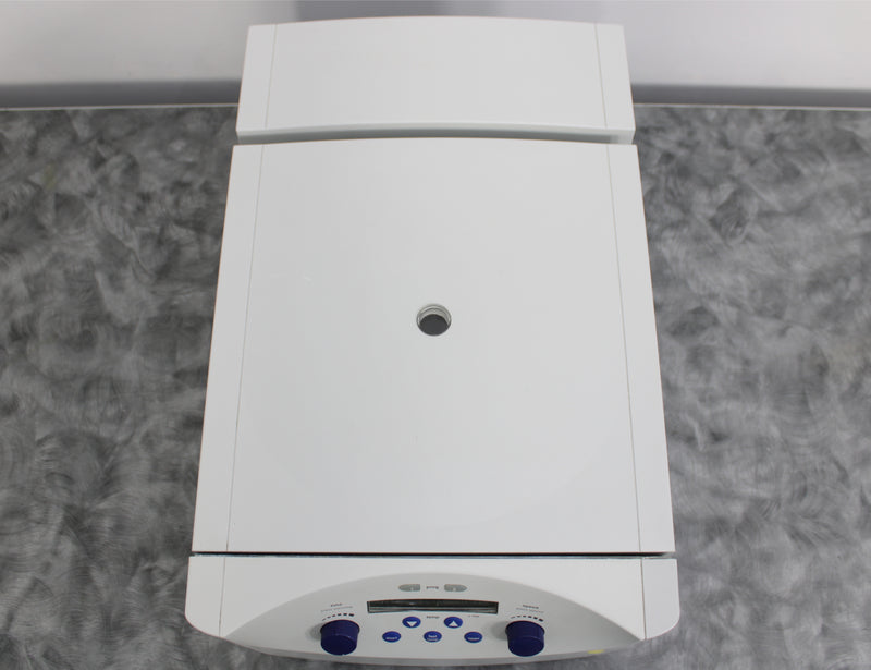 Eppendorf 5702R Low-Speed Refrigerated Benchtop Centrifuge 230V w/ A-4-38 Rotor