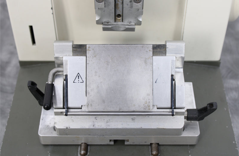 Sakura Accu-Cut SRM 200 CW Manual Rotary Microtome 1429 with Low Profile Holder