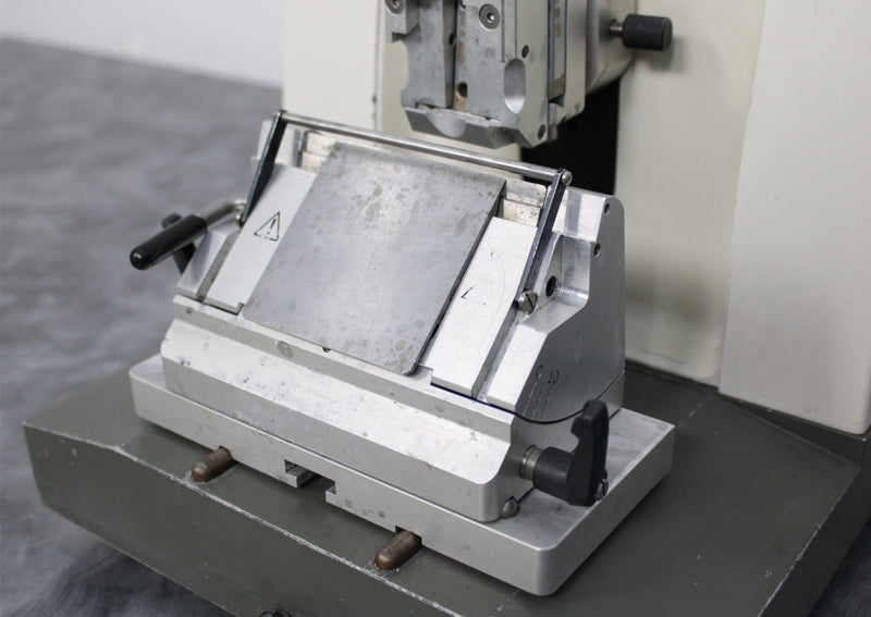 Sakura Accu-Cut SRM 200 CW Manual Rotary Microtome 1429 with Low Profile Holder