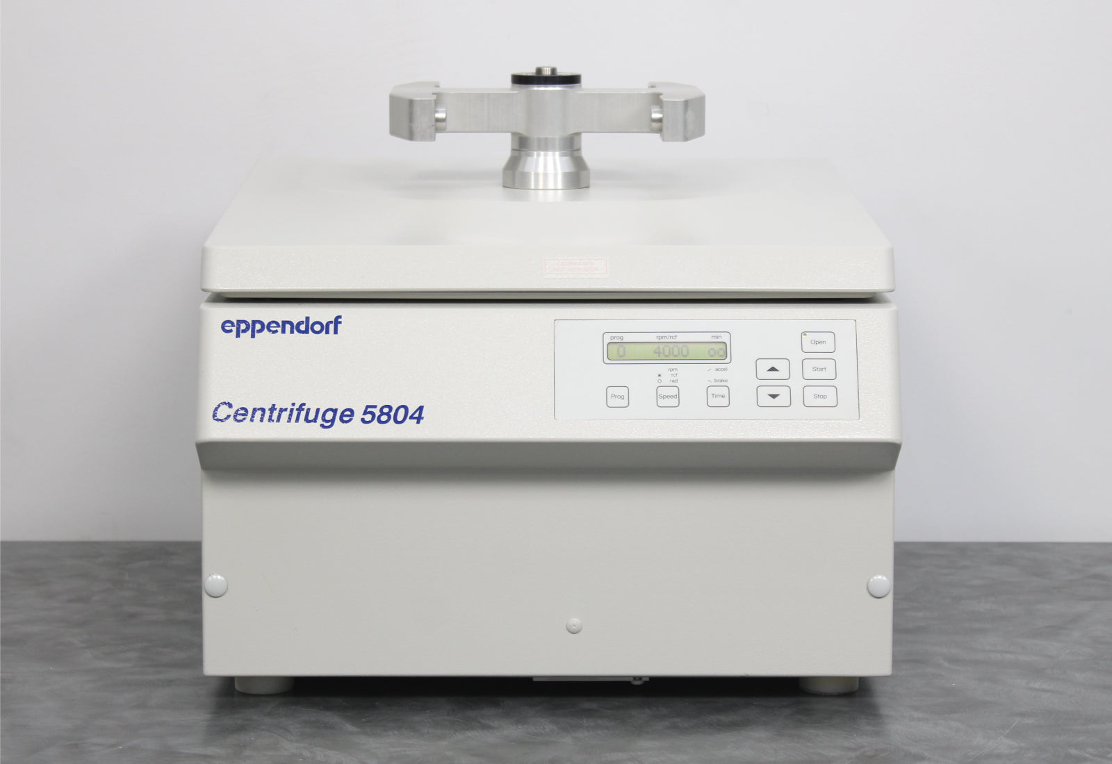 5804 Eppendorf 5804 High-Speed Benchtop Centrifuge with A-2-MTP Rotor