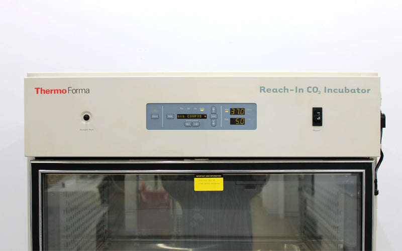 Thermo Forma 3950 Reach-In CO2 Incubator with 3 Shelves