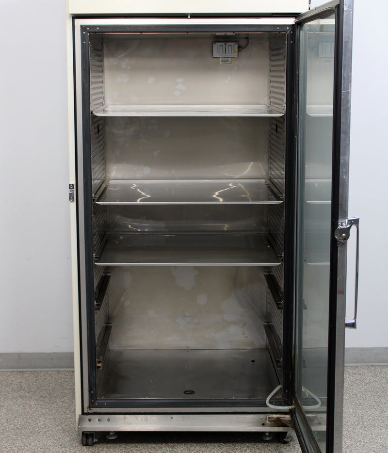 Thermo Forma 3950 Reach-In CO2 Incubator with 3 Shelves