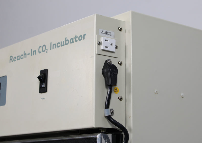 Thermo Forma 3950 Reach-In CO2 Incubator with 3 Shelves