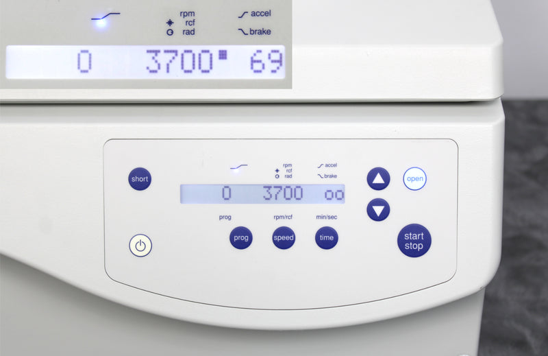 Eppendorf 5804 Benchtop Centrifuge Control Panel and Screen