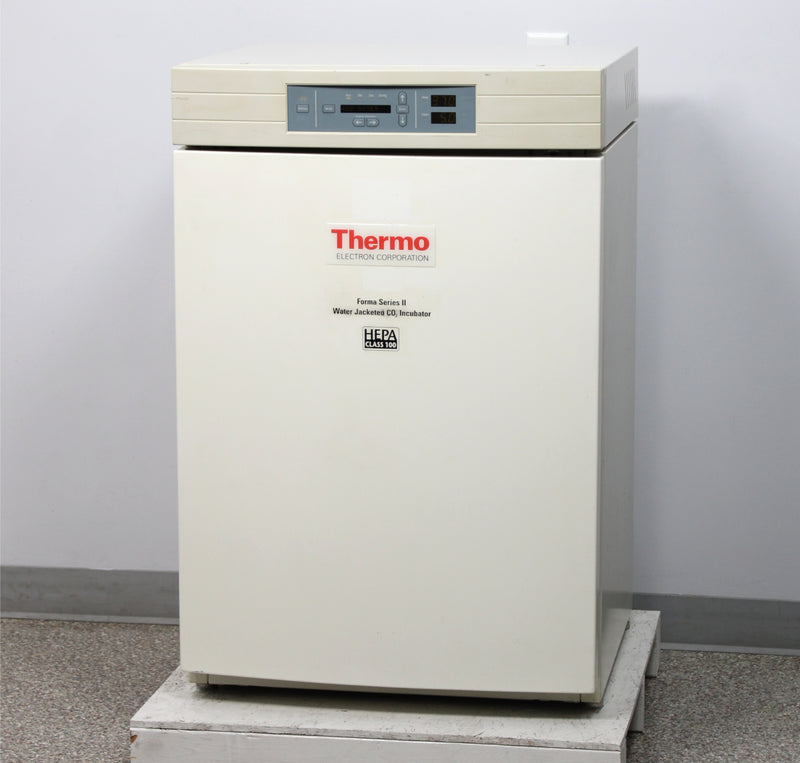 Thermo Electron 3110 Forma Series II Water Jacketed CO2 Incubator w/ 4 Shelves