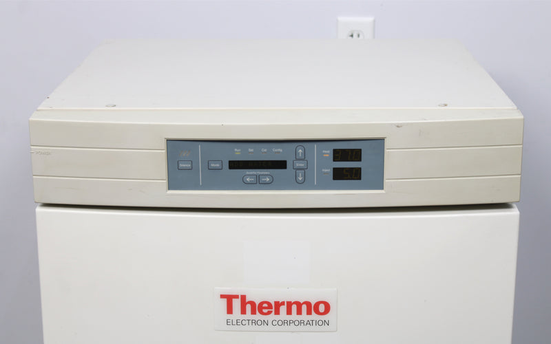 Thermo Electron 3110 Forma Series II Water Jacketed CO2 Incubator w/ 4 Shelves