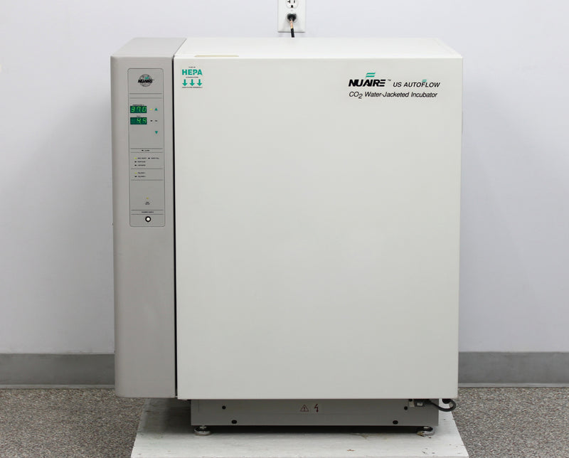 NUAIRE US Autoflow NU-4750 Water-Jacketed CO2 Incubator with 4 Shelves