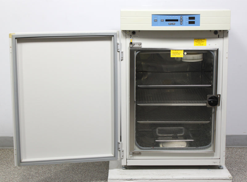 Thermo Scientific Forma 3130 Series II Water Jacket CO2 Incubator w/o O2 control