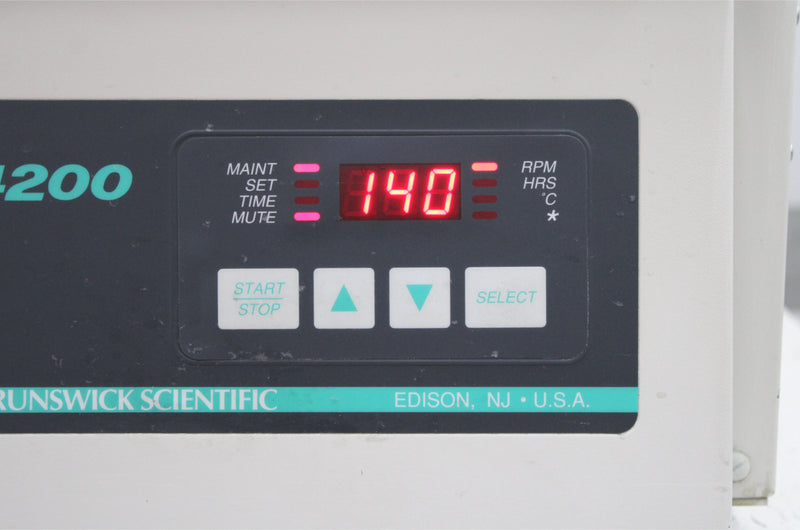 New Brunswick Scientific Innova 4200 Incubator Shaker M1233-0014