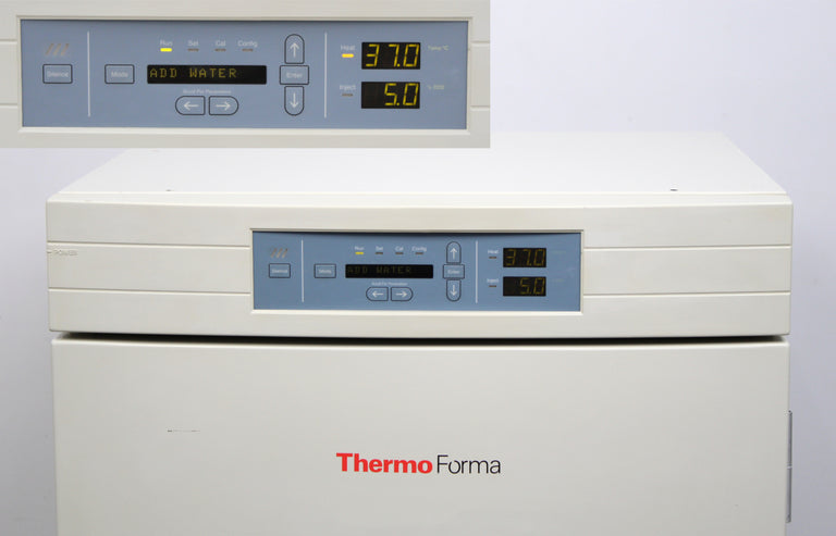 Thermo 3110 Forma Series II Water Jacketed CO2 Incubator with 3 Shelves