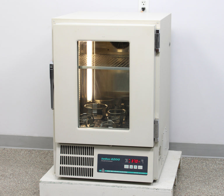 New Brunswick Scientific Innova 4200 Incubator Shaker M1233-0004