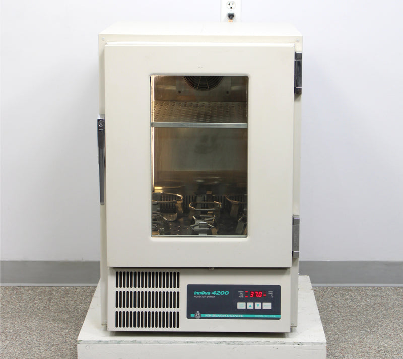 New Brunswick Scientific Innova 4200 Incubator Shaker M1233-0004