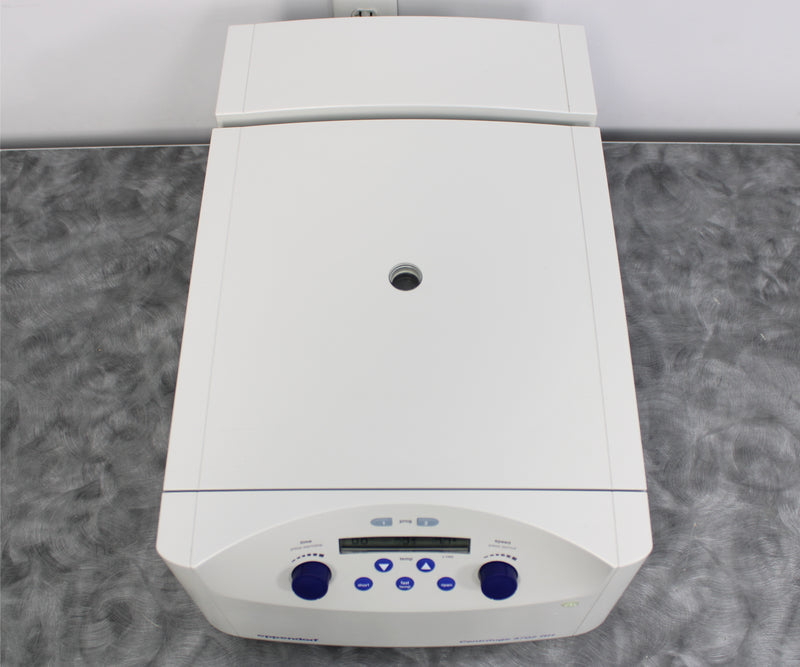 Eppendorf 5702 RH Refrigerated/Heated Low-Speed Benchtop Centrifuge with Rotor