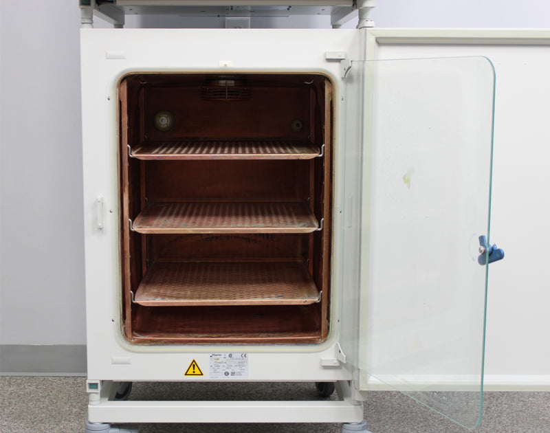 Thermo Scientific HERAcell 150i Copper Lined Stacked CO2 Incubators Shelves of Lower Unit