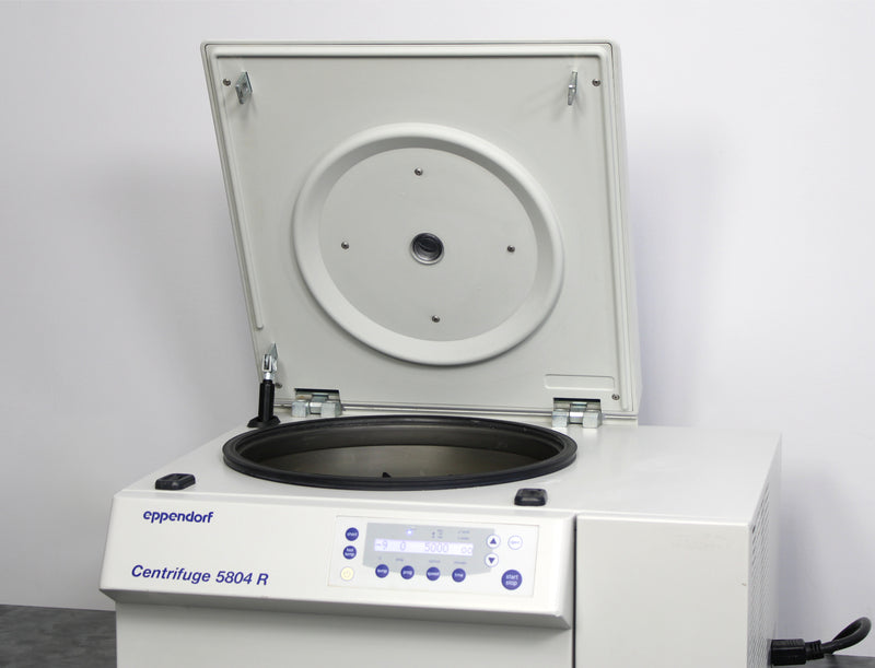 Eppendorf 5804R Refrigerated Benchtop Centrifuge 230V and A-4-44 Rotor & Buckets