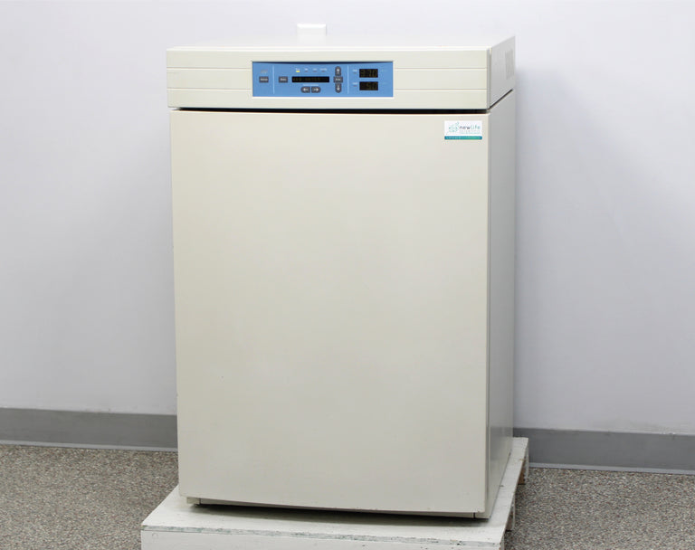 Thermo Forma 3110 Water Jacketed CO2 Incubator with 3 Shelves