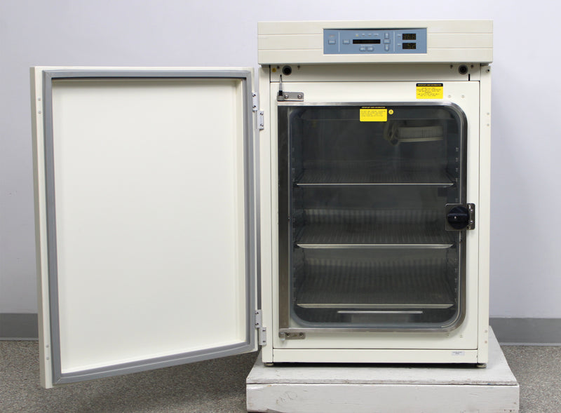 Thermo Electron 3110 Forma Series II Water Jacketed CO2 Incubator with 3 Shelves