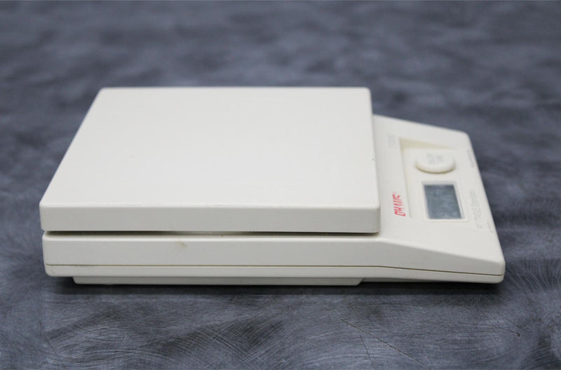 Ohaus LS2000 Portable Standard Balance 1 to 2000 gram Reading