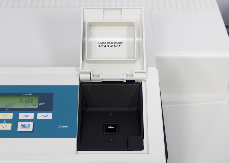 Molecular Devices SpectraMax Plus 384 Absorbance Microplate Reader and Laptop