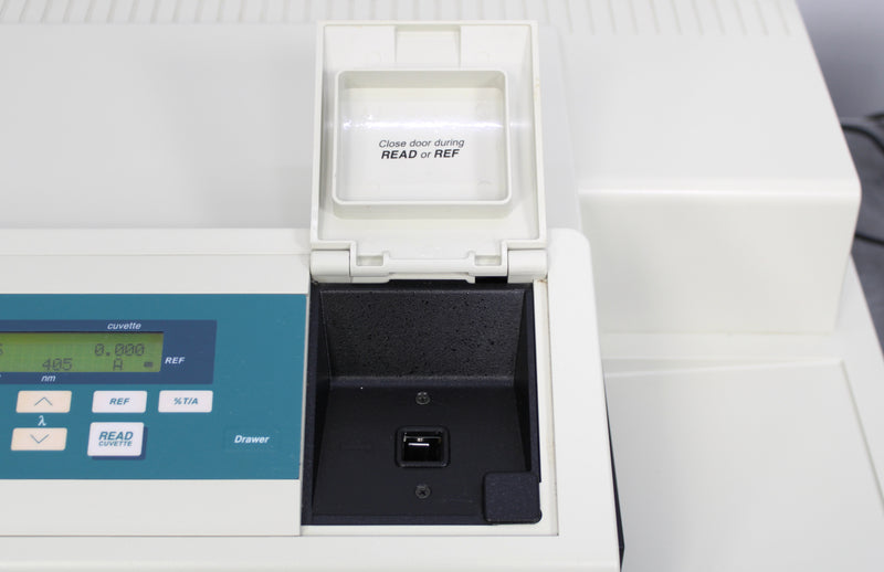Molecular Devices SpectraMax Plus 384 Absorbance Microplate Reader with Laptop
