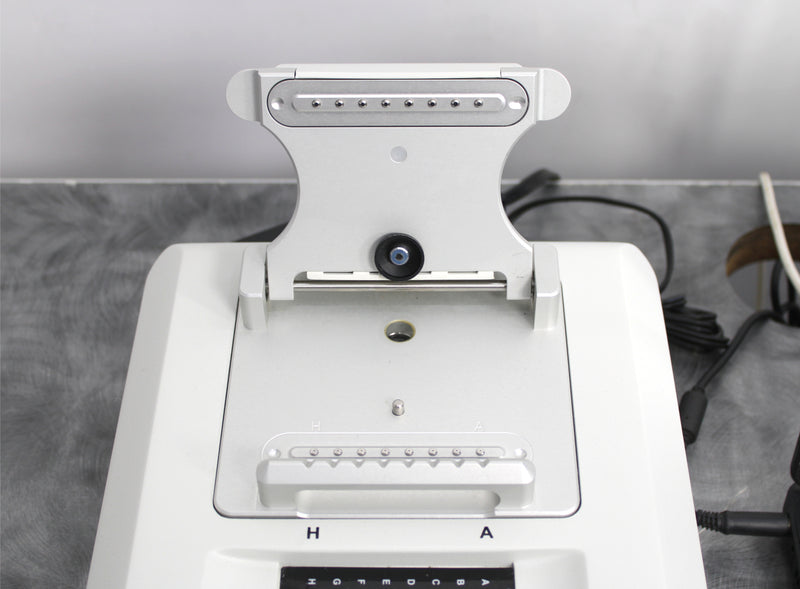 Thermo Scientific NanoDrop 8000 UV-Vis Spectrophotometer with Laptop